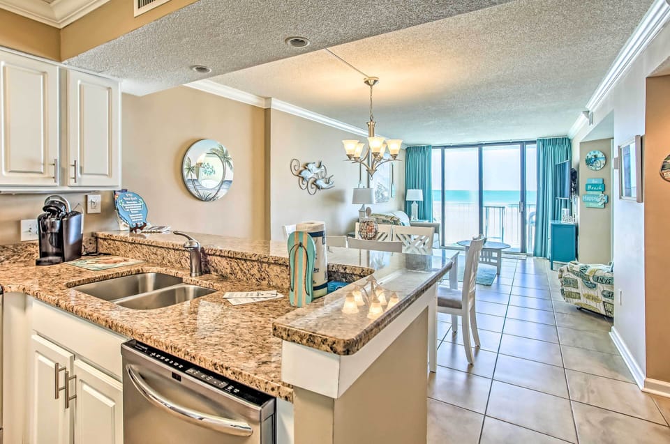 Fully Equipped Kitchen | Keurig & Drip Coffee Makers