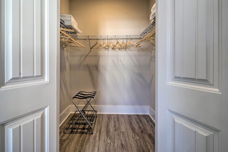 Bedroom 2 | Walk-In Closet