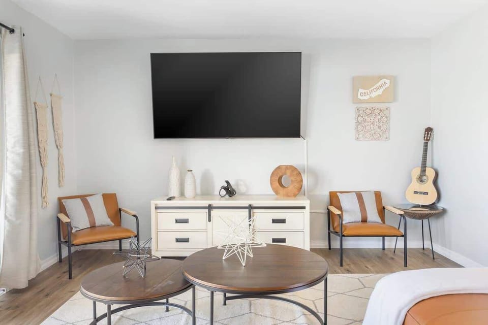 You can gather around the living room area for some Netflix or music time or even catch up with the group. We have ample space to accommodate everyone.