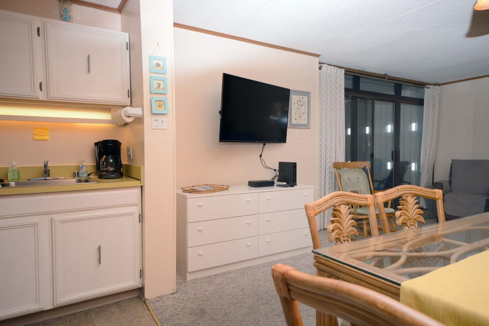LIVING-AREA