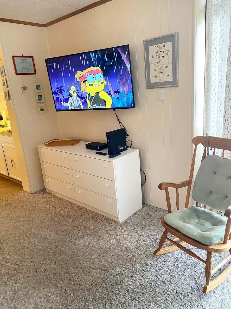 LIVING-ROOM-TV