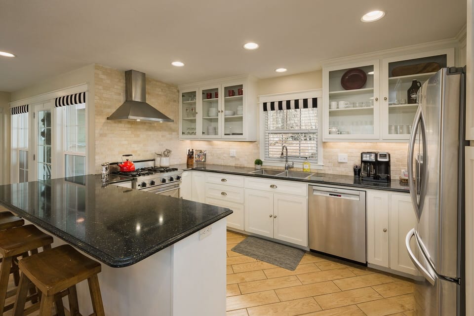 Full Kitchen