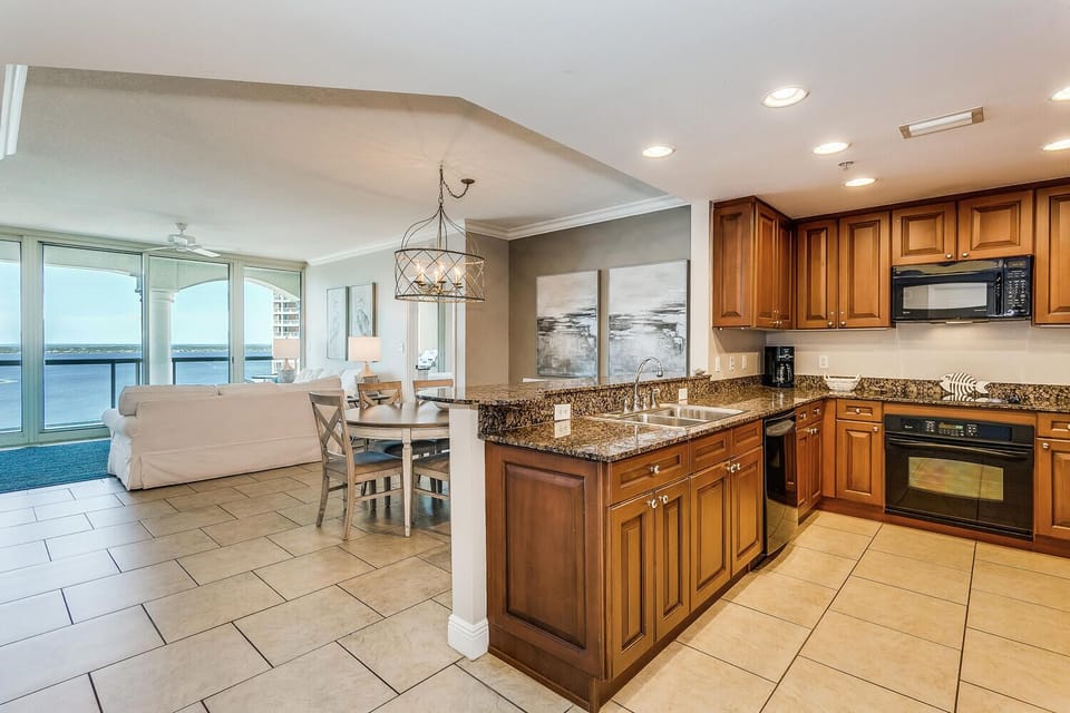 5 Portofino Dr 1705 Pensacola-large-007-003-5 Portofino Dr Unit 17054-1500x1000-72dpi