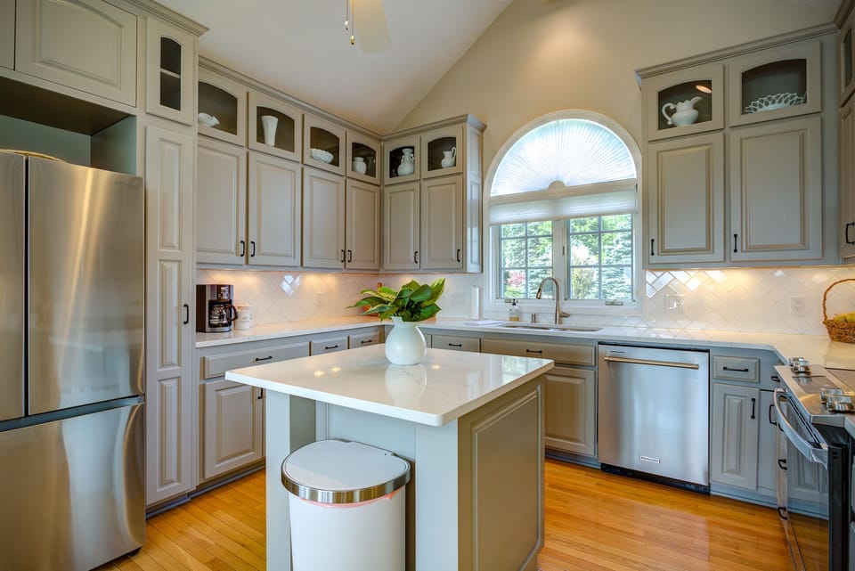 Another view of kitchen