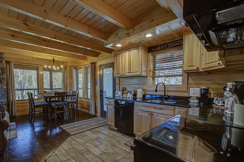 Fully stocked kitchen for your convenience!
