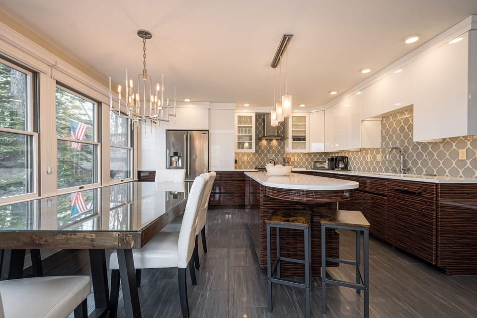 Dining & Kitchen