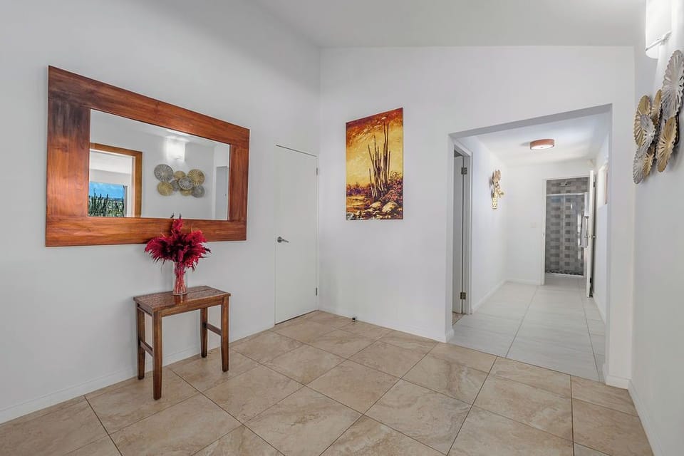 A bright and welcoming entry space that sets the tone for a comfortable stay.