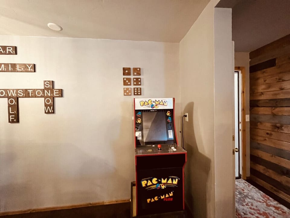 Game room w/sauna- Located in Basement 