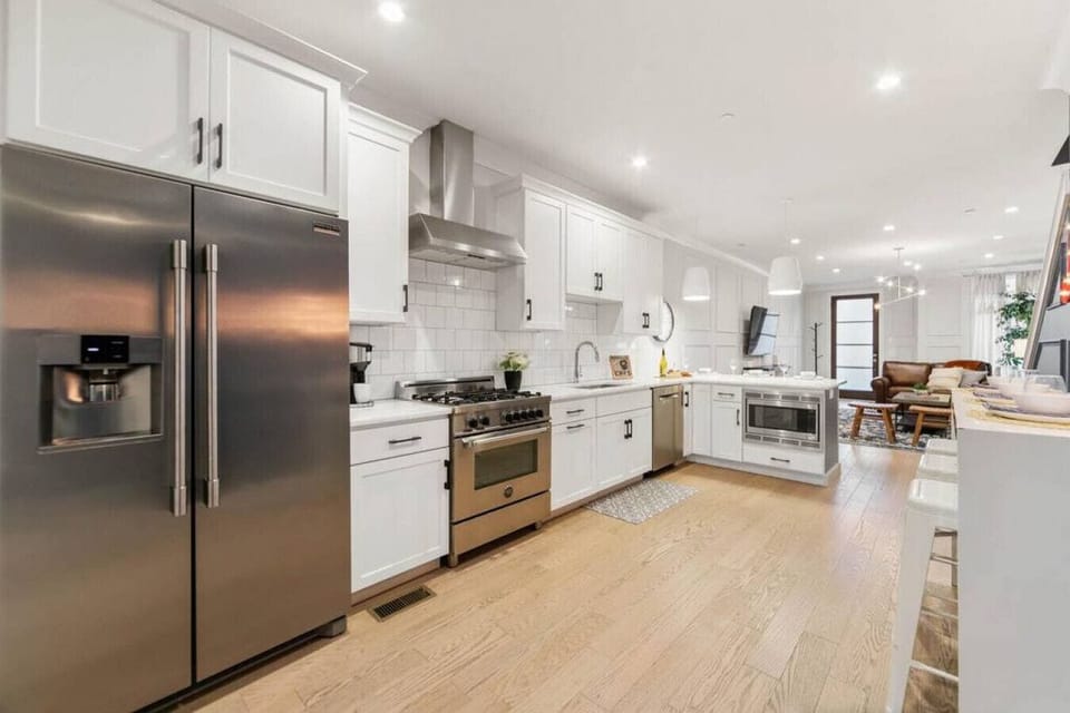 What a beautiful cooking space. Kitchen has a Keurig & traditional drip coffee machine.