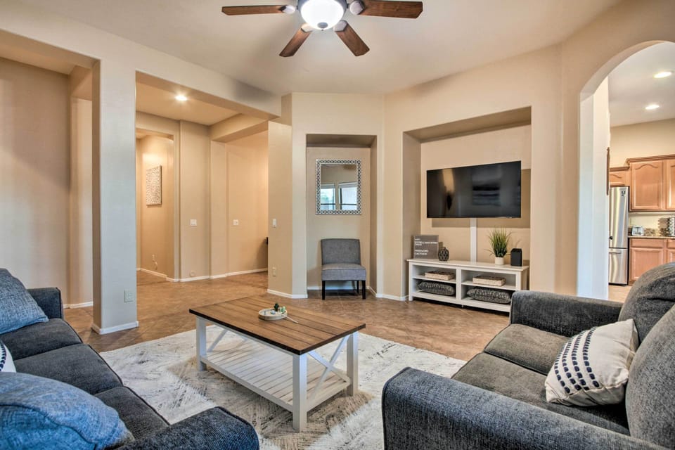 Living Room | Smart TV
