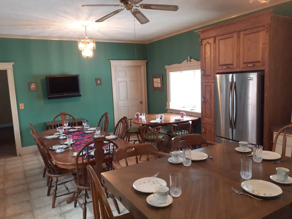 Kitchen set for dining