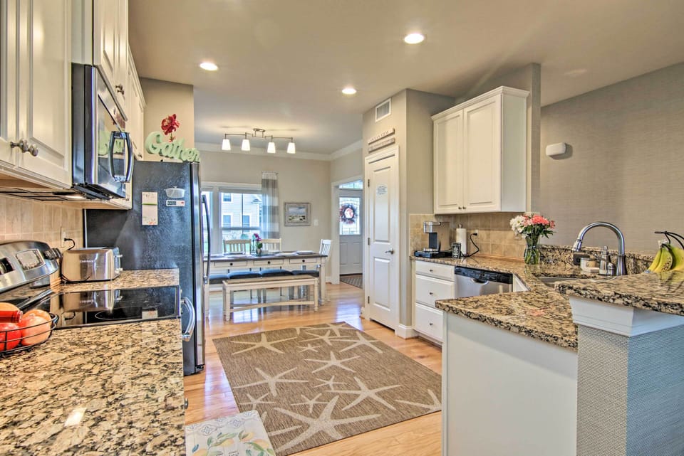 Fully Equipped Kitchen | Toaster