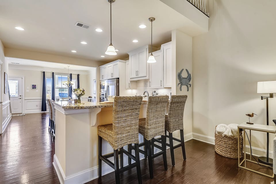 Main Level,Breakfast Bar,