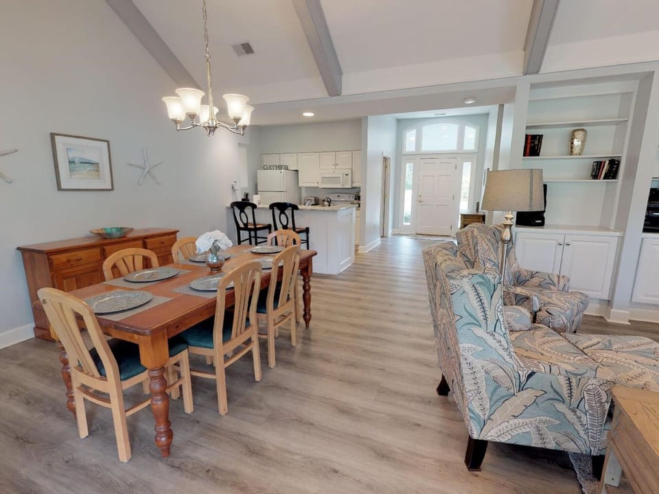 Owners Club at Hilton Head - Main Living Space