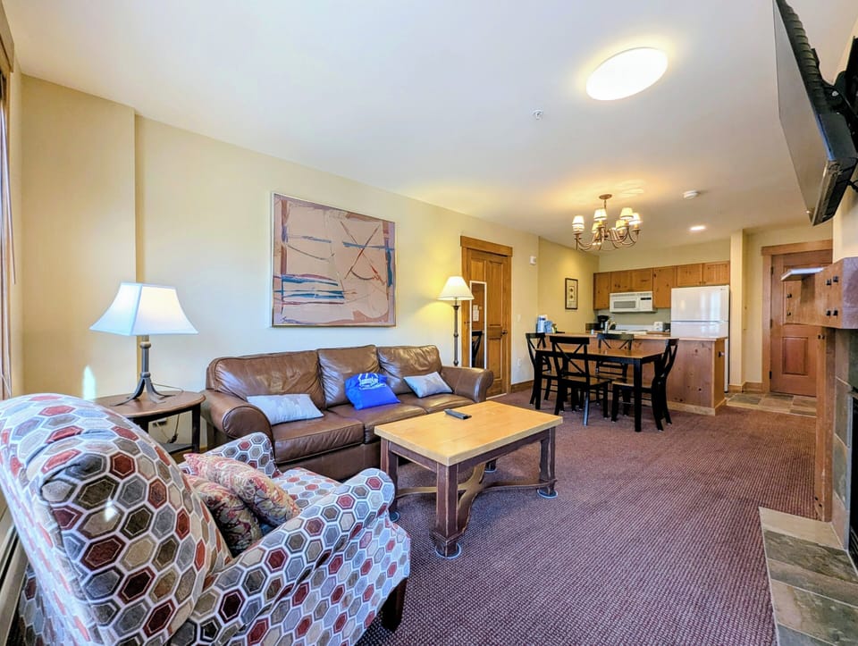 Spacious living room