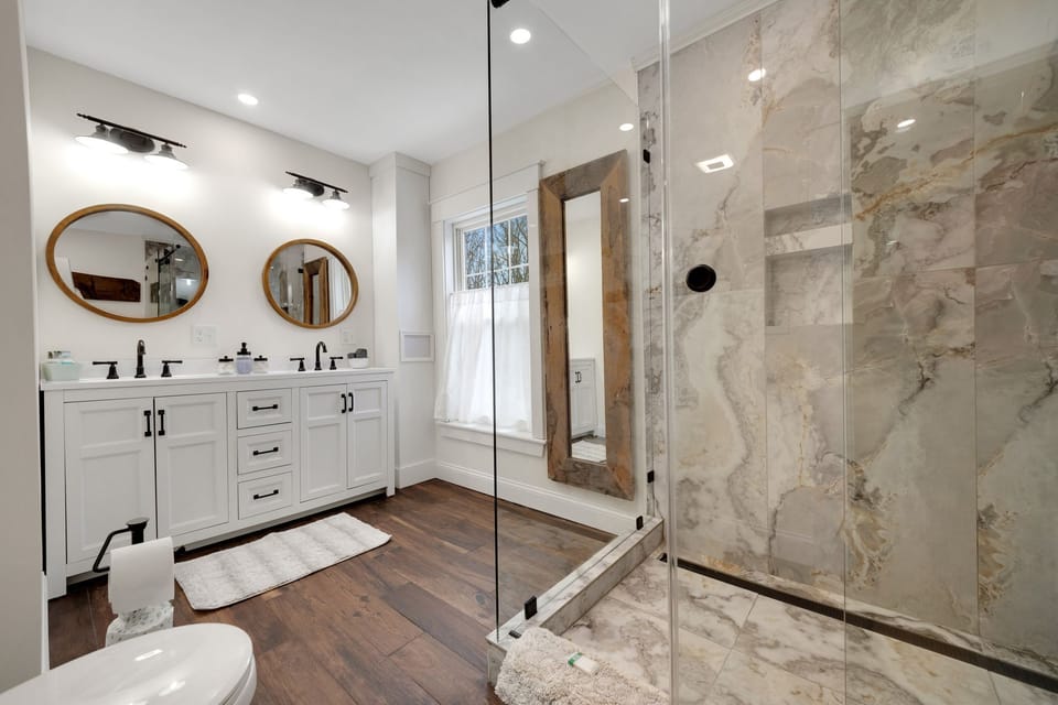 2nd Floor Bathroom