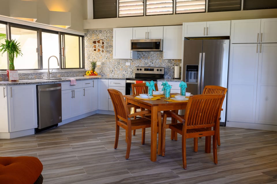 Dining Area (located in the kitchen)