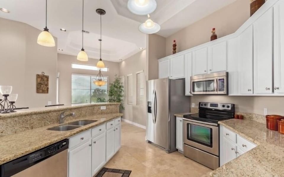 Fully equipped kitchen