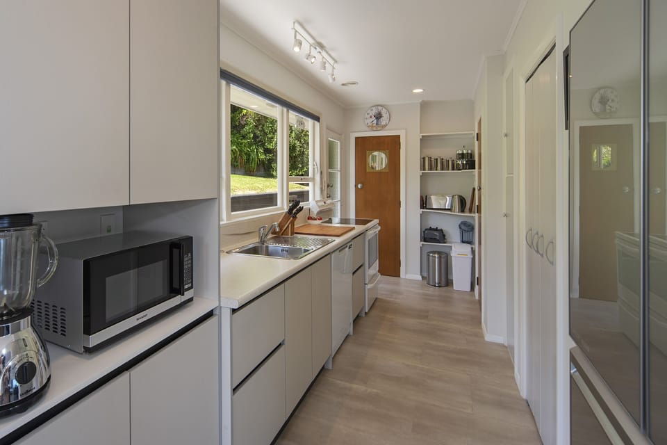Fully-equipped Kitchen with Dishwasher

