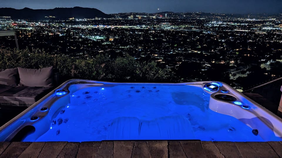 Infinity Edge Hot Tub with Incredible Views