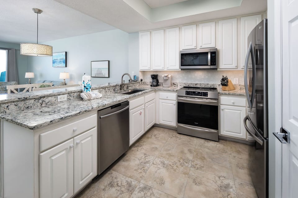 Kitchen - Fully equipped kitchen with all stainless steel appliances