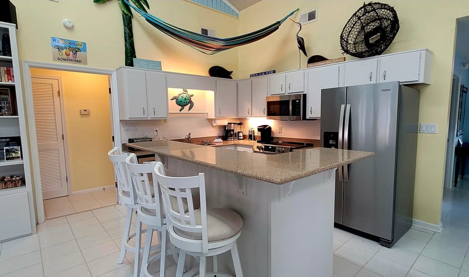 Seat area at kitchen island