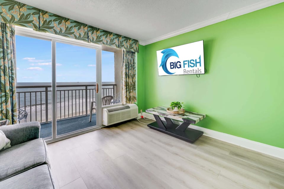 Amazing Living Room, Beautifully Decorated with Stunning Views🌊☀️
