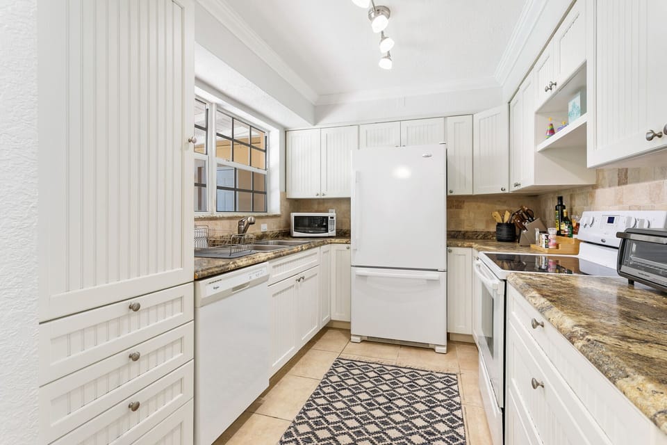 Fully equip kitchen