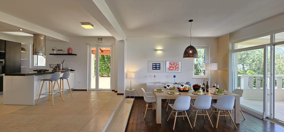 Dining & kitchen