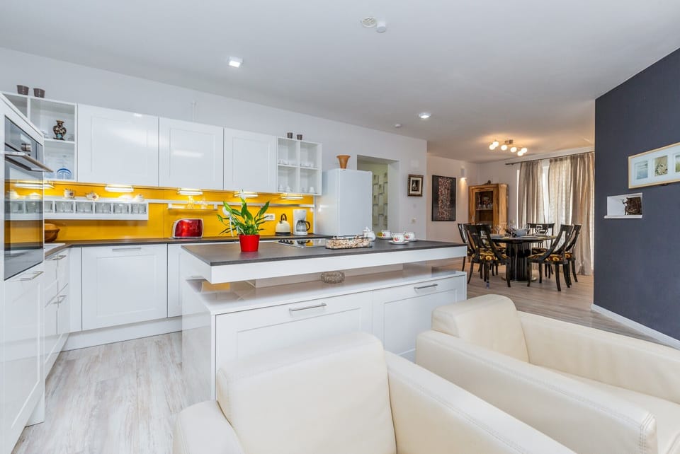 Living Room & Kitchen