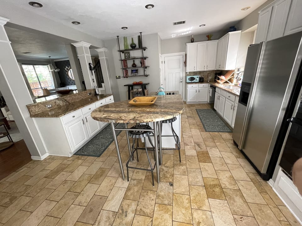 full kitchen with Dishwasher.