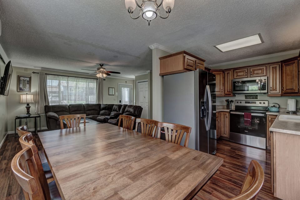 Full kitchen with full complement of cookware, bakeware and utensils