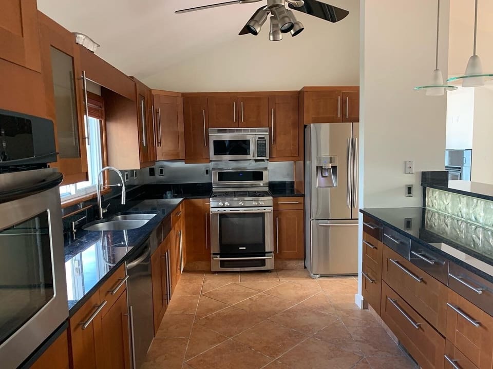 Full Kitchen 