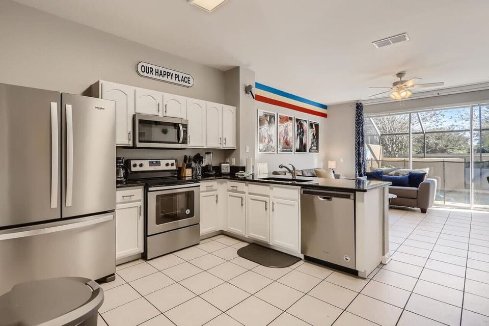 Fully equipped kitchen with everything you need to cook and dine comfortably.