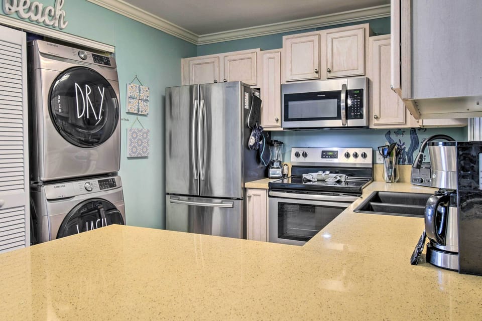 Kitchen | In-Unit Laundry Machines