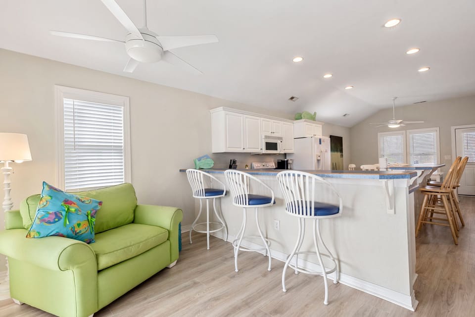 JR9108: Sisters Ugly | Top Level Living Area and Kitchen