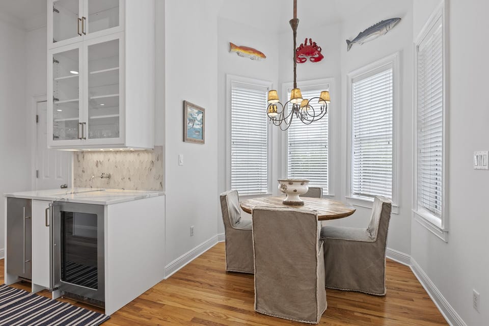 24-Grayton-Magnolia-Breakfast-Nook