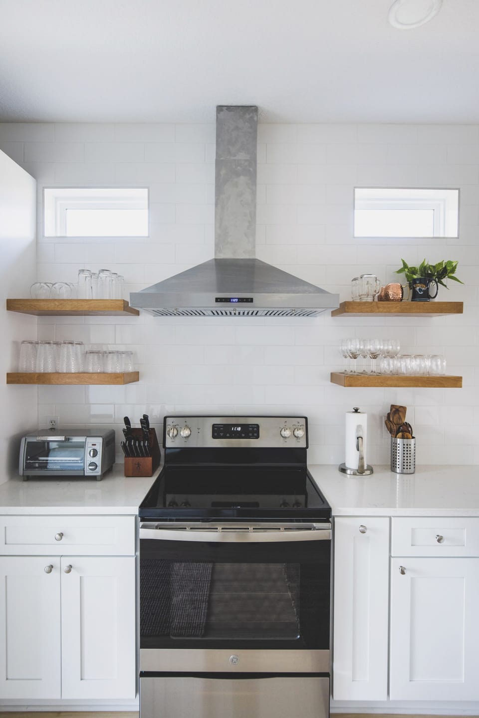 Brand new appliances, ready for you to cook from home.
