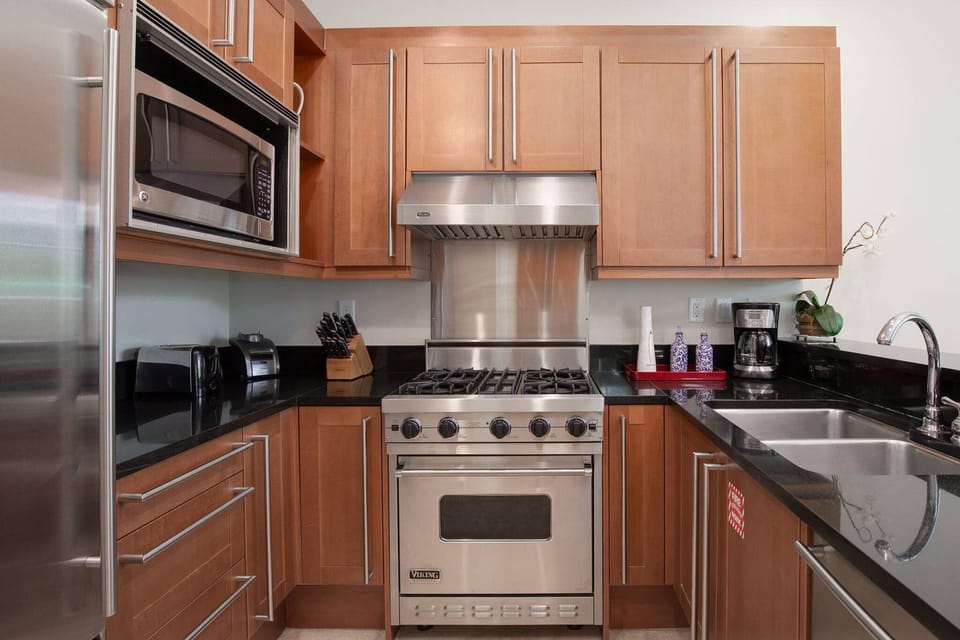 Fully-equipped kitchen