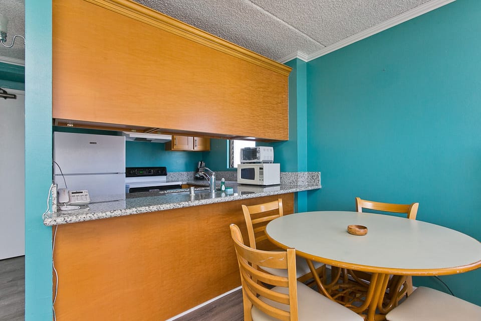 Kitchen and dining table