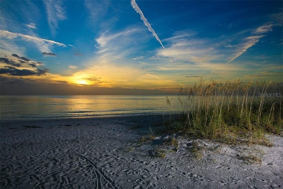 Beautiful Holmes Beach sunset
