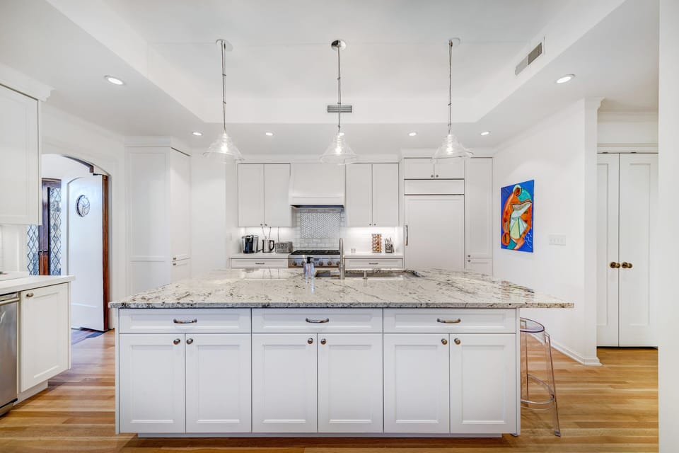 Luxury Modern Kitchen with Keurig Coffee Maker with complimentary pods & snacks.