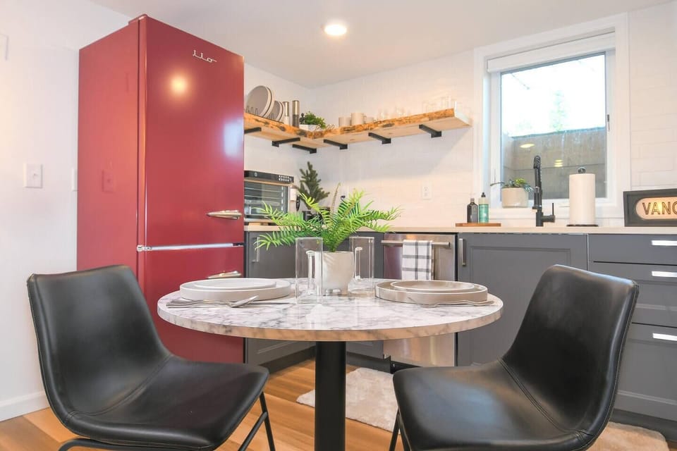 Dining Space for Two!