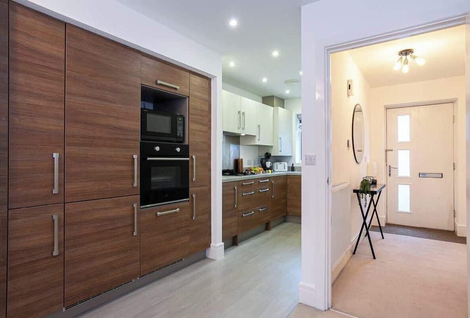 Full kitchen