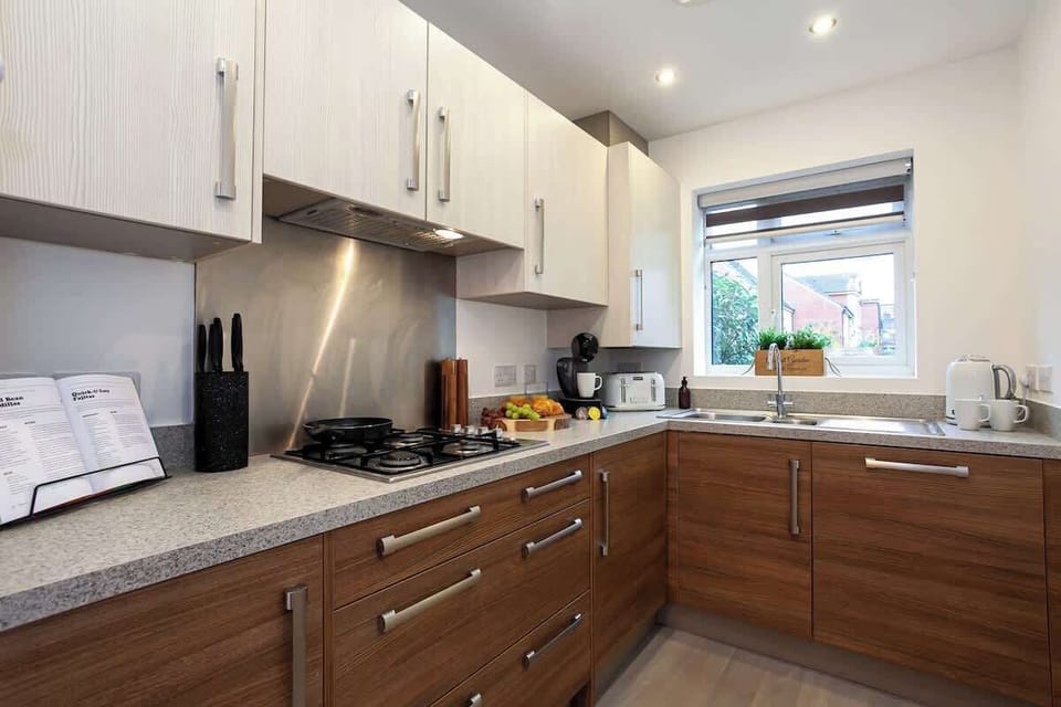 Full kitchen