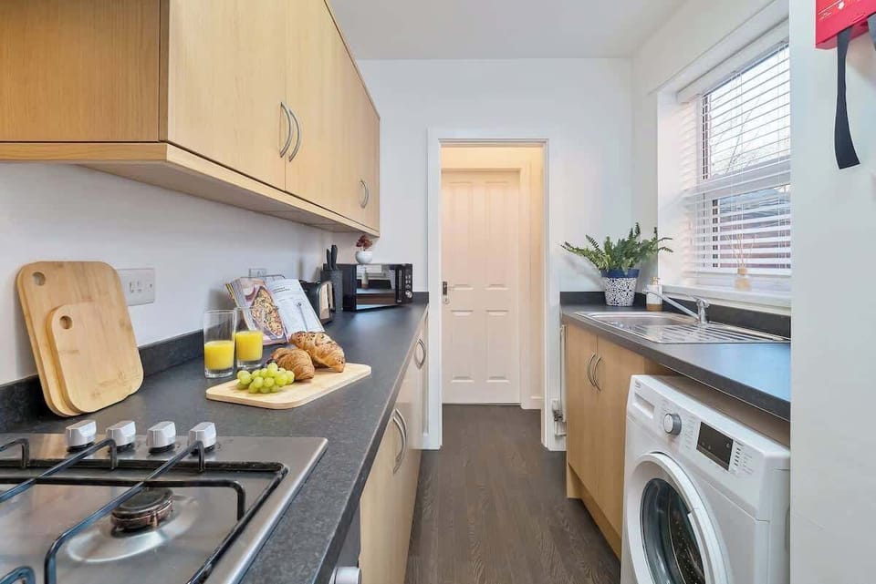 Full Kitchen 