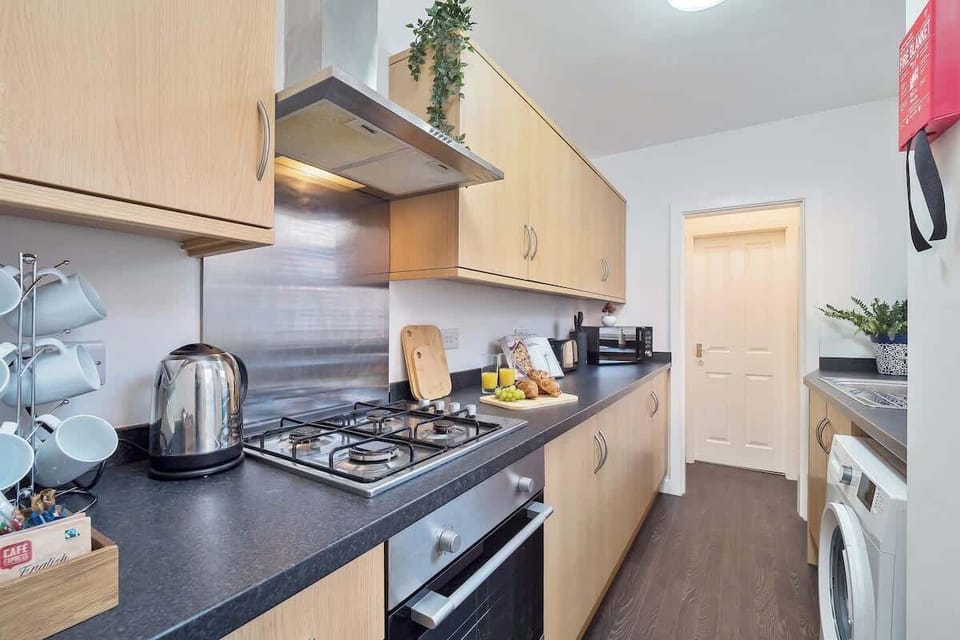 Full Kitchen 