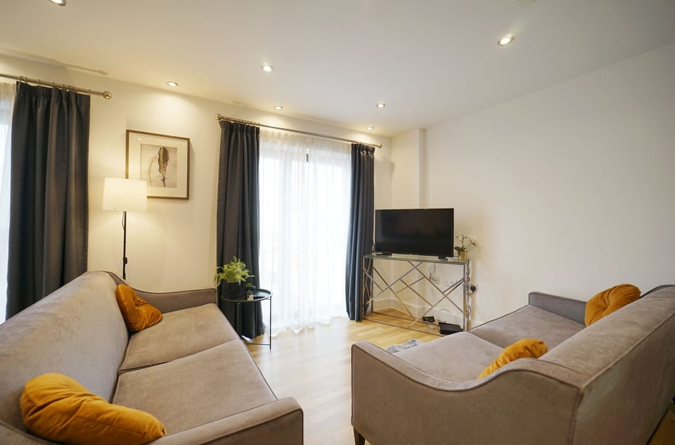 Living Room / Lounge