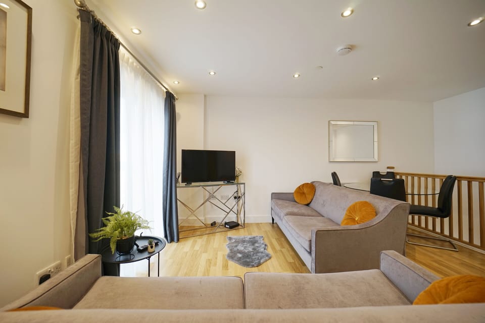 Living Room / Lounge