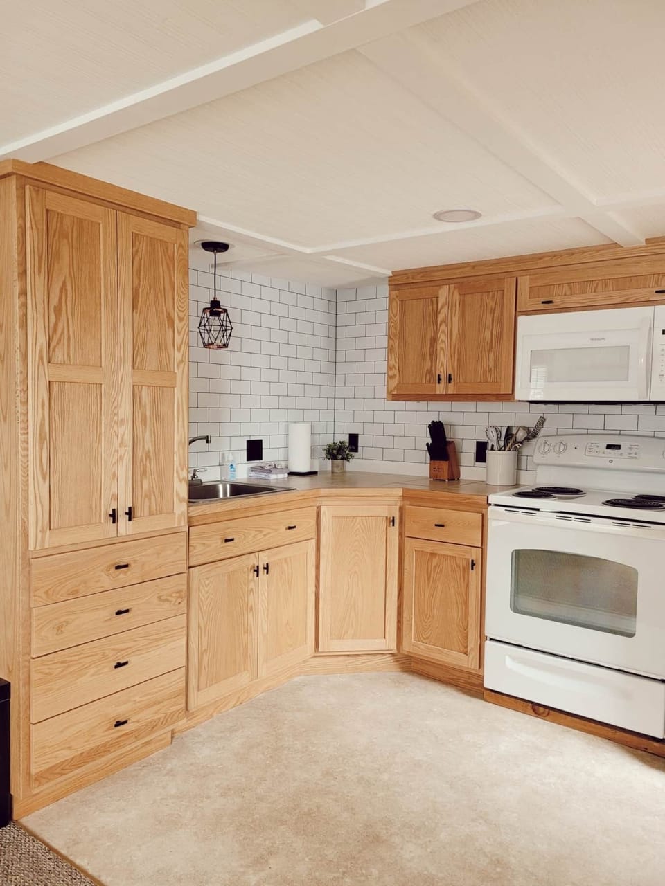 Cabin 2 | Kitchen (1)